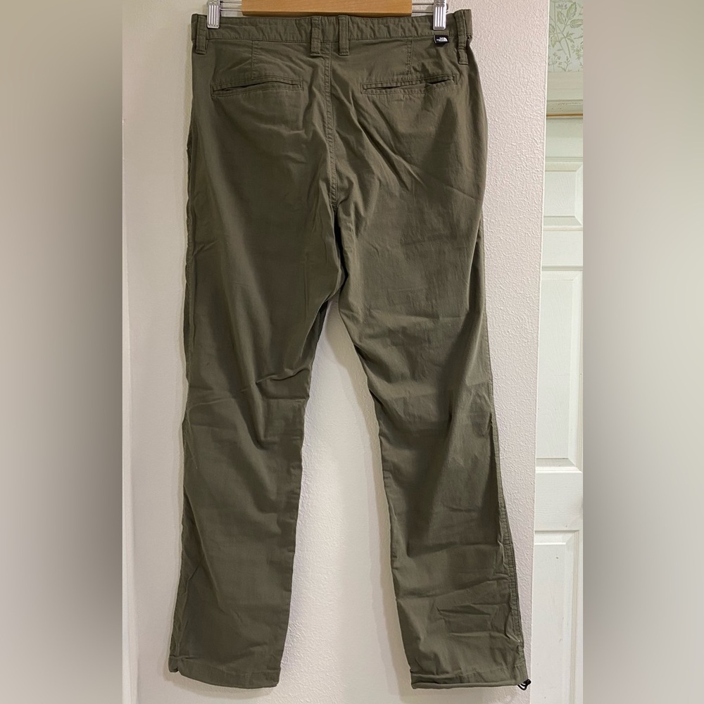 The North Face Men's Green Cargo Pants - Picture 4 of 8